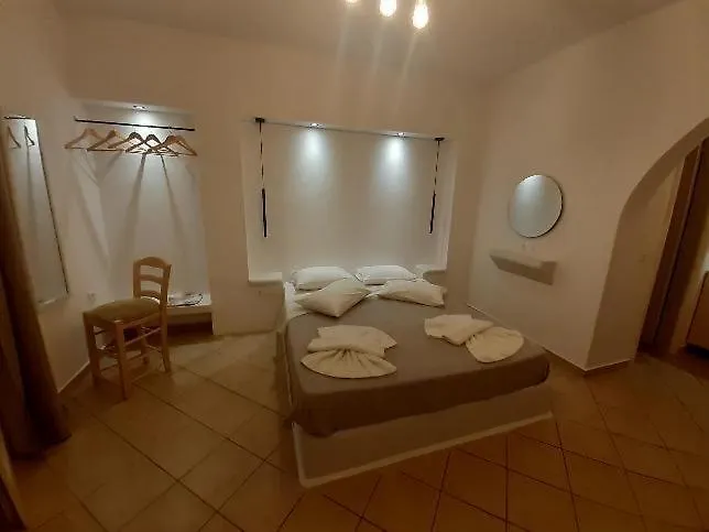 Апартаменты Little Yard & #6 Naxos City